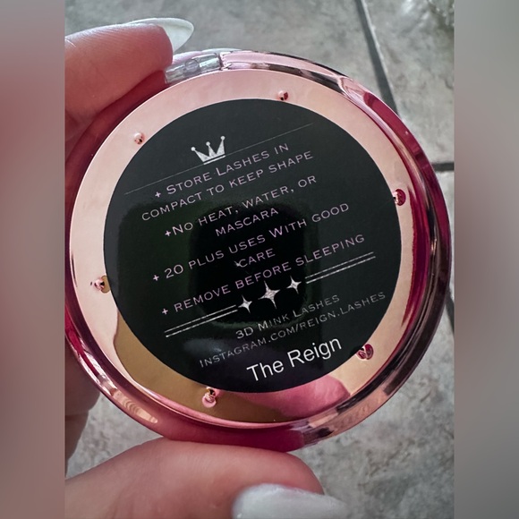 NEW Reign Lashes - Picture 5 of 8